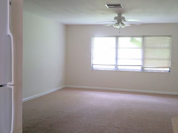 2nd image of 863 Pangola Dr