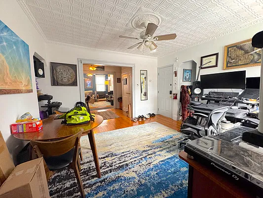 Rented by Capri Jet Realty Corp | media 1