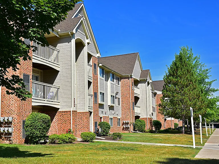 Windsor Place Apartments — Photo 19