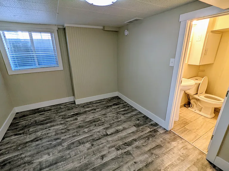 Bedroom and adjoining bathroom