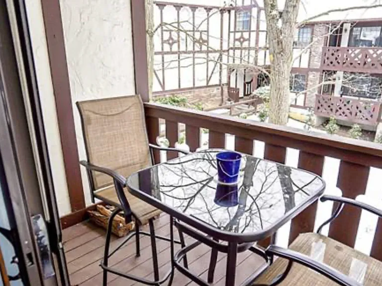 1806 Faulkner Ct — Photo 12