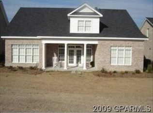 419 Honeysuckle Ct, Greenville, NC 27834