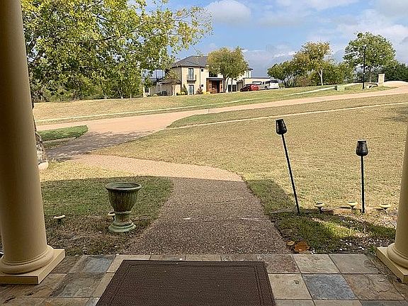 4th image of 904 Mallard Pointe Dr