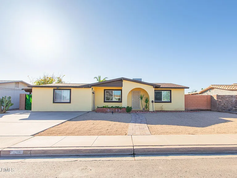 1813 E Ellis Dr — Photo 4