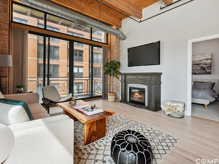 701 W Jackson Blvd #401 — Photo 8