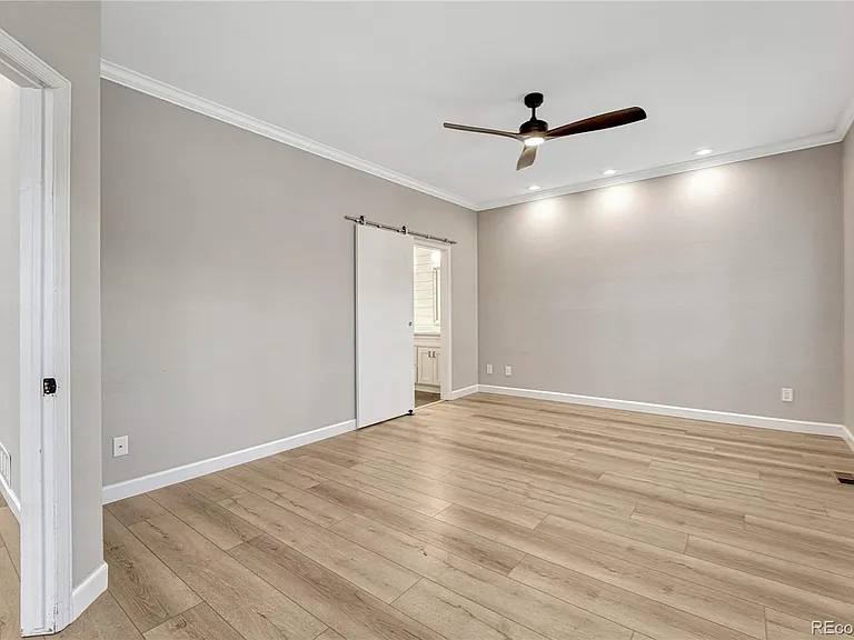 9885 Greensview Cir — Photo 20