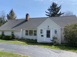 305 E King St, Chardon, OH 44024