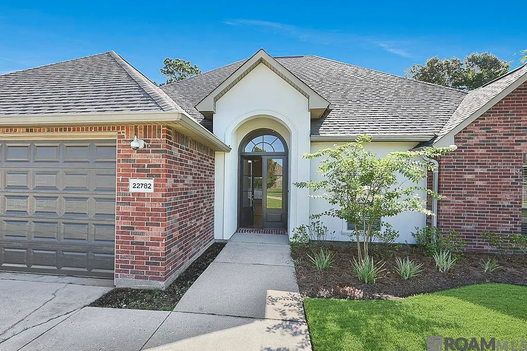 4 bed, 2538 sqft, $2,400 — Photo 3