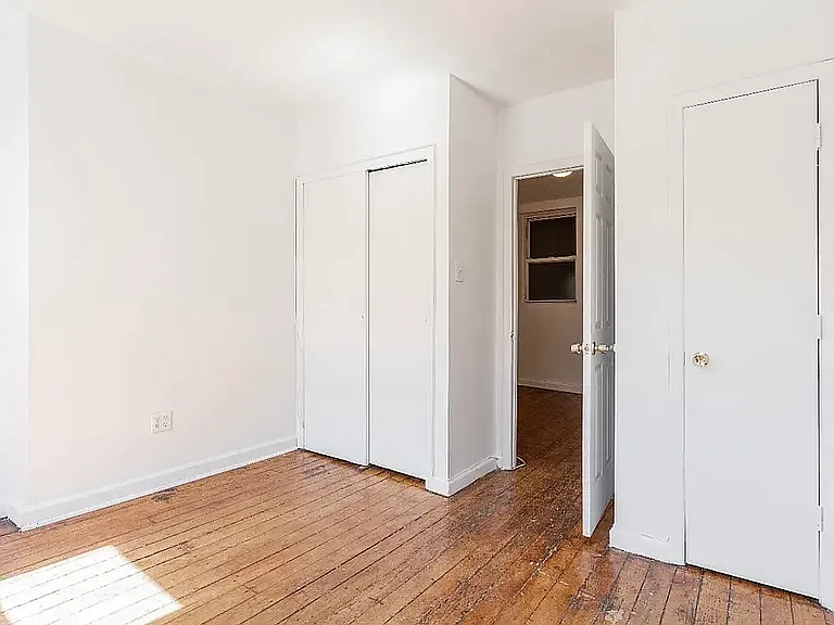 255 W 12th St #5N — Photo 4