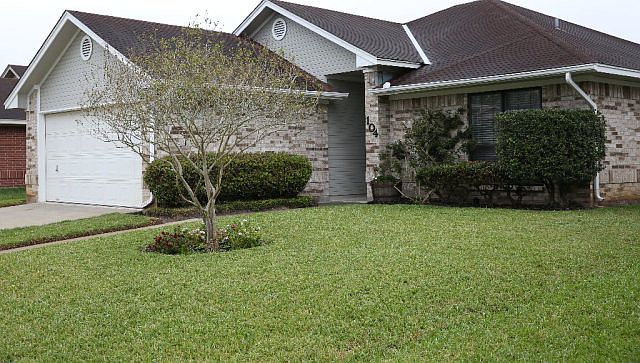 1st image of 104 Wickerwood Dr