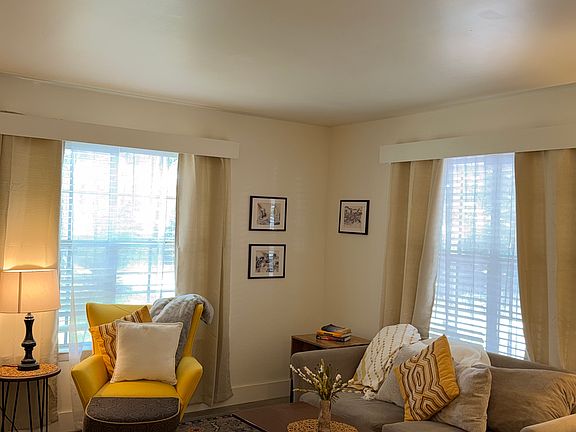 3rd image of 1015 Lafontaine Ave #A