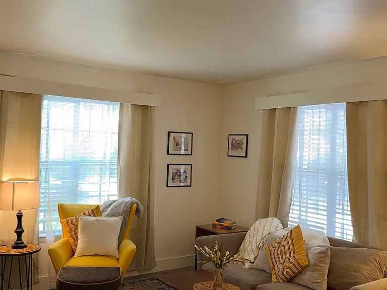 1015 Lafontaine Ave #A — Photo 3