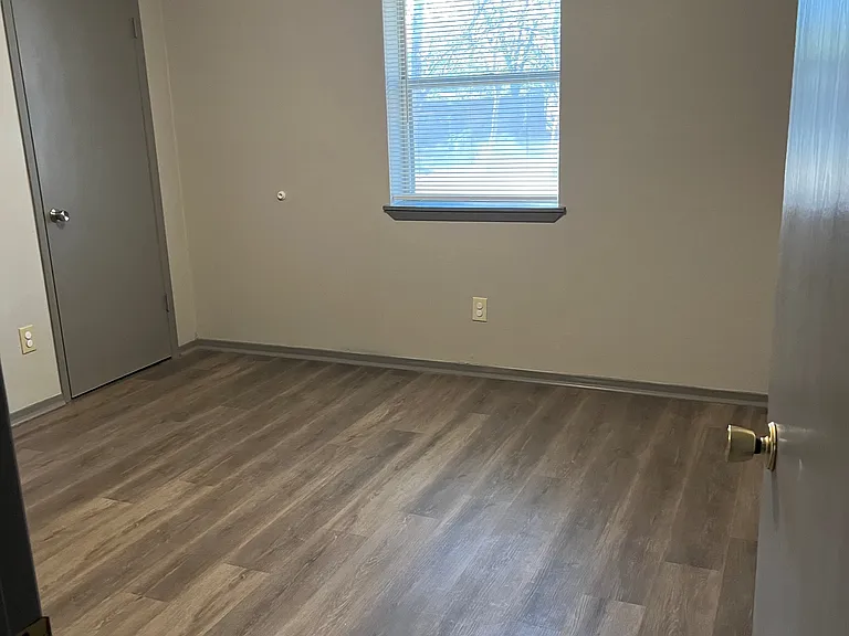 705 Guadalimar St — Photo 4