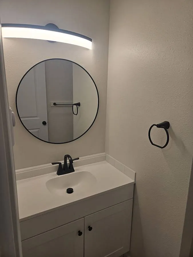 2 bed, 850 sqft, $1,875 — Photo 3