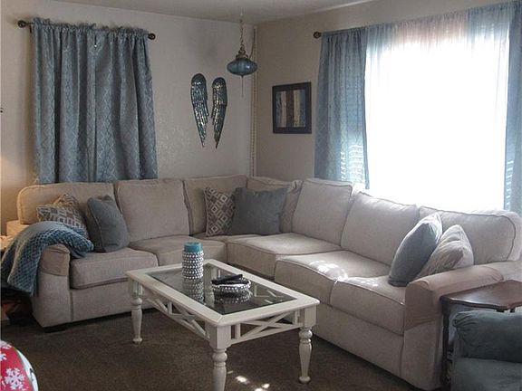 2nd image of 405 Mimosa Dr