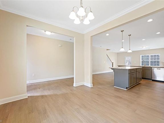 4th image of 1729 Springbank Dr Lot 50
