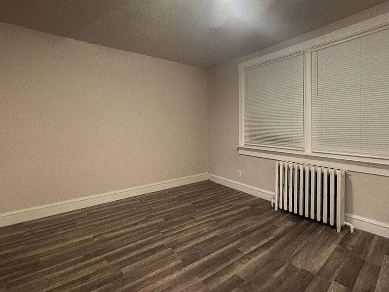 6927 Guilford Rd — Photo 5