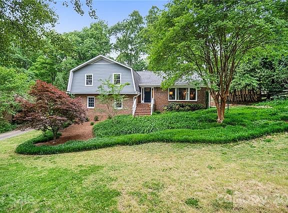 2nd image of 6114 Carriagehouse Ln