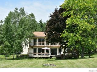 4636 Granger Rd, Oxford, MI 48371