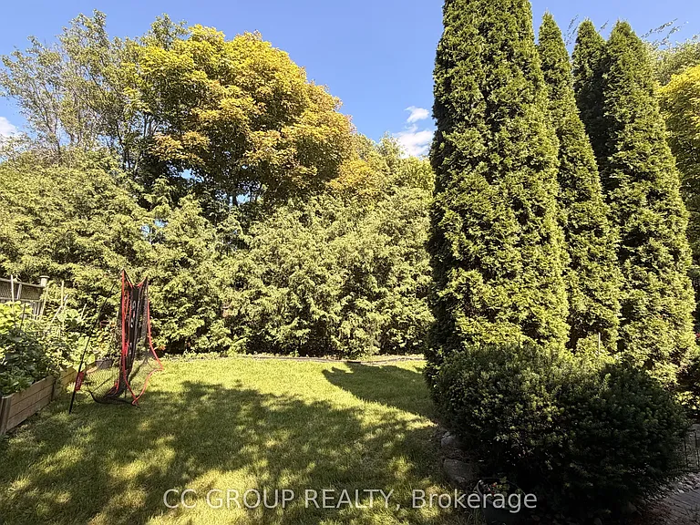 91 Whitburn St — Photo 33