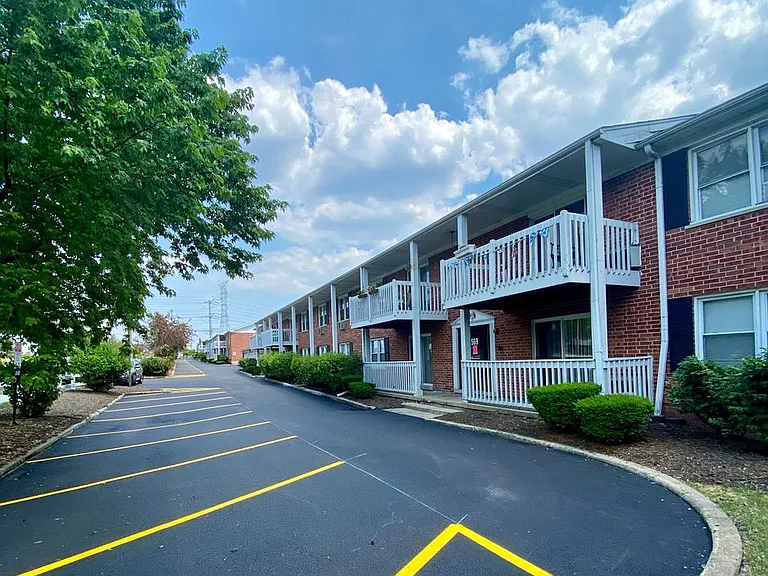 Maple Apts — Photo 3
