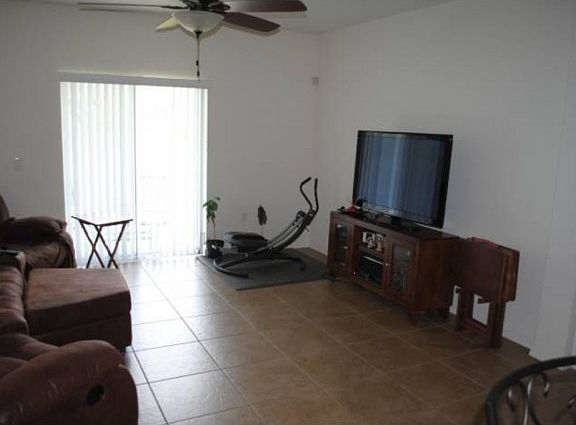 4th image of 3137 Queen Alexandria Dr
