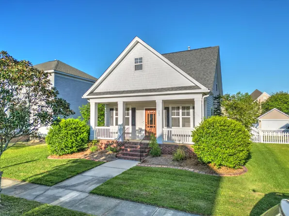 203 Hydrangea St, Summerville, SC 29483