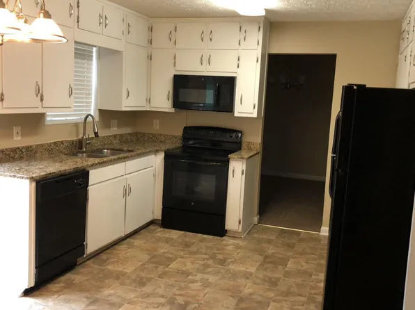 4971 Demere Ct, Stone Mountain, GA 30083