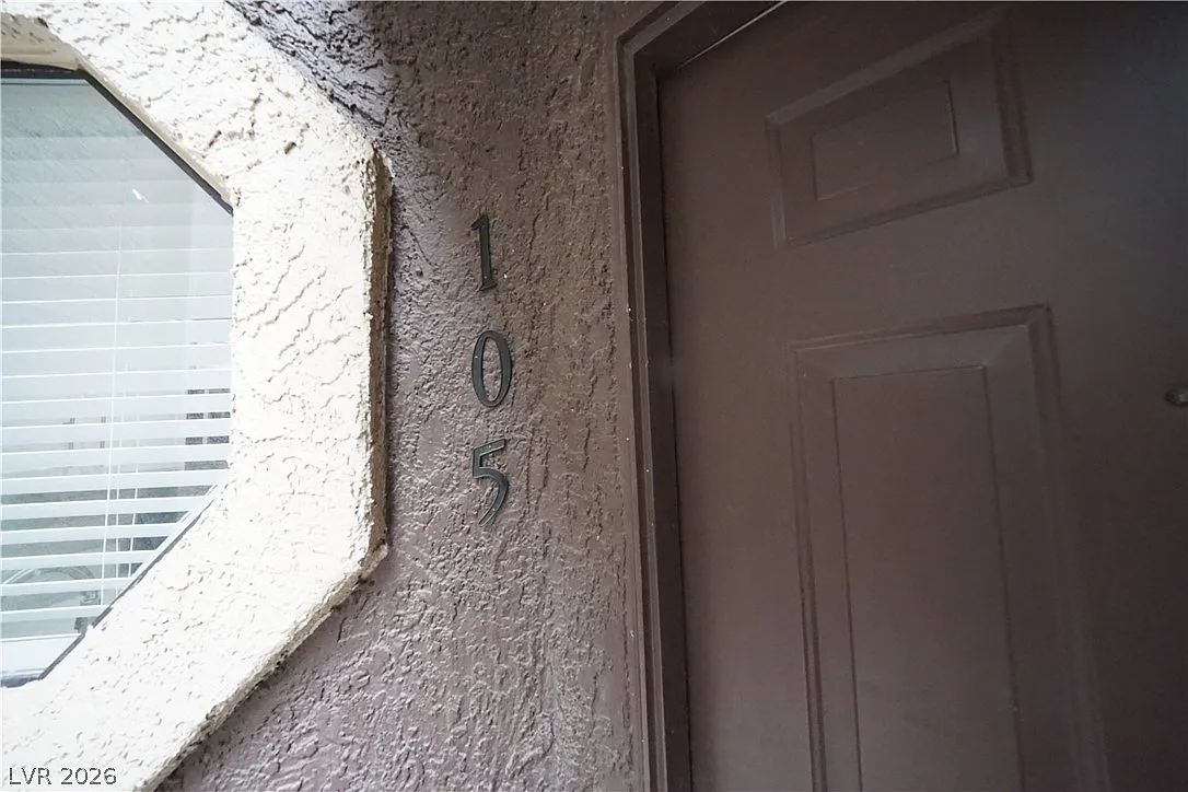 1 bed, 1.0 bath, 907 sqft, $1,295 — Photo 3