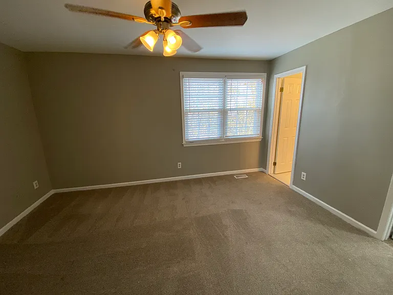 10523 Cedar Creek Dr — Photo 5