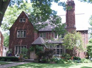 20 Cambridge Blvd, Pleasant Ridge, MI 48069