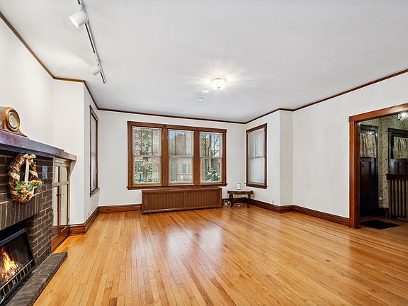 3rd image of 3423 N Bosworth Ave