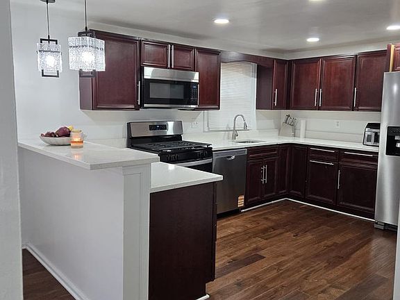 5th image of 9313 Fairhaven Ave