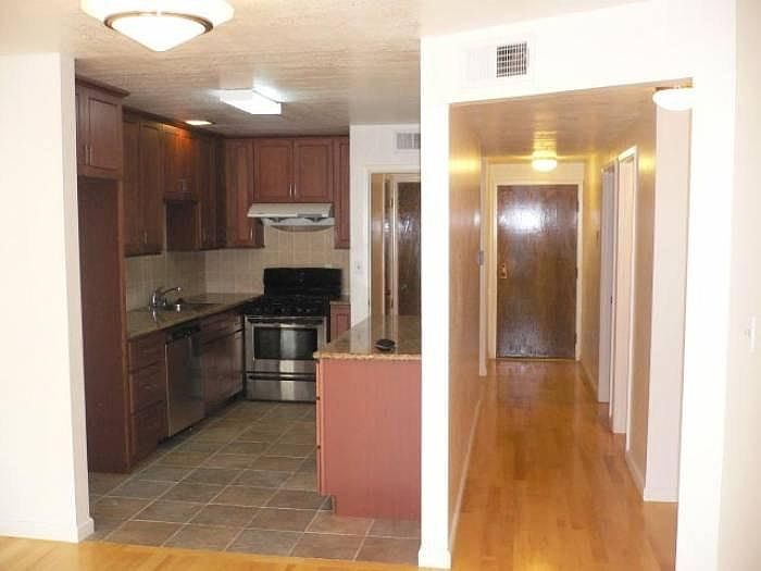1st image of 470 20th Ave APT 1