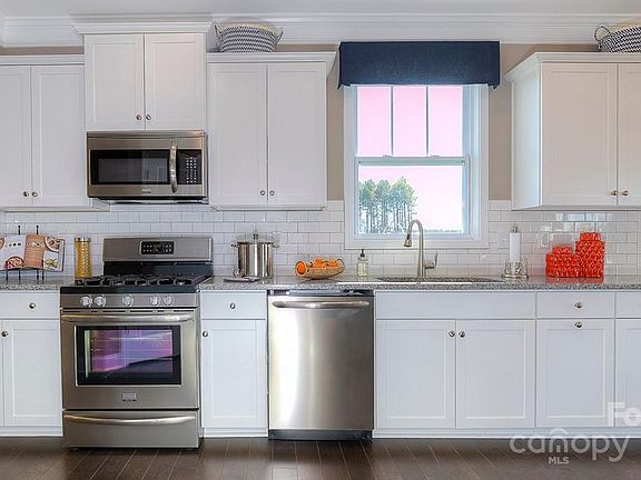 7th image of this home