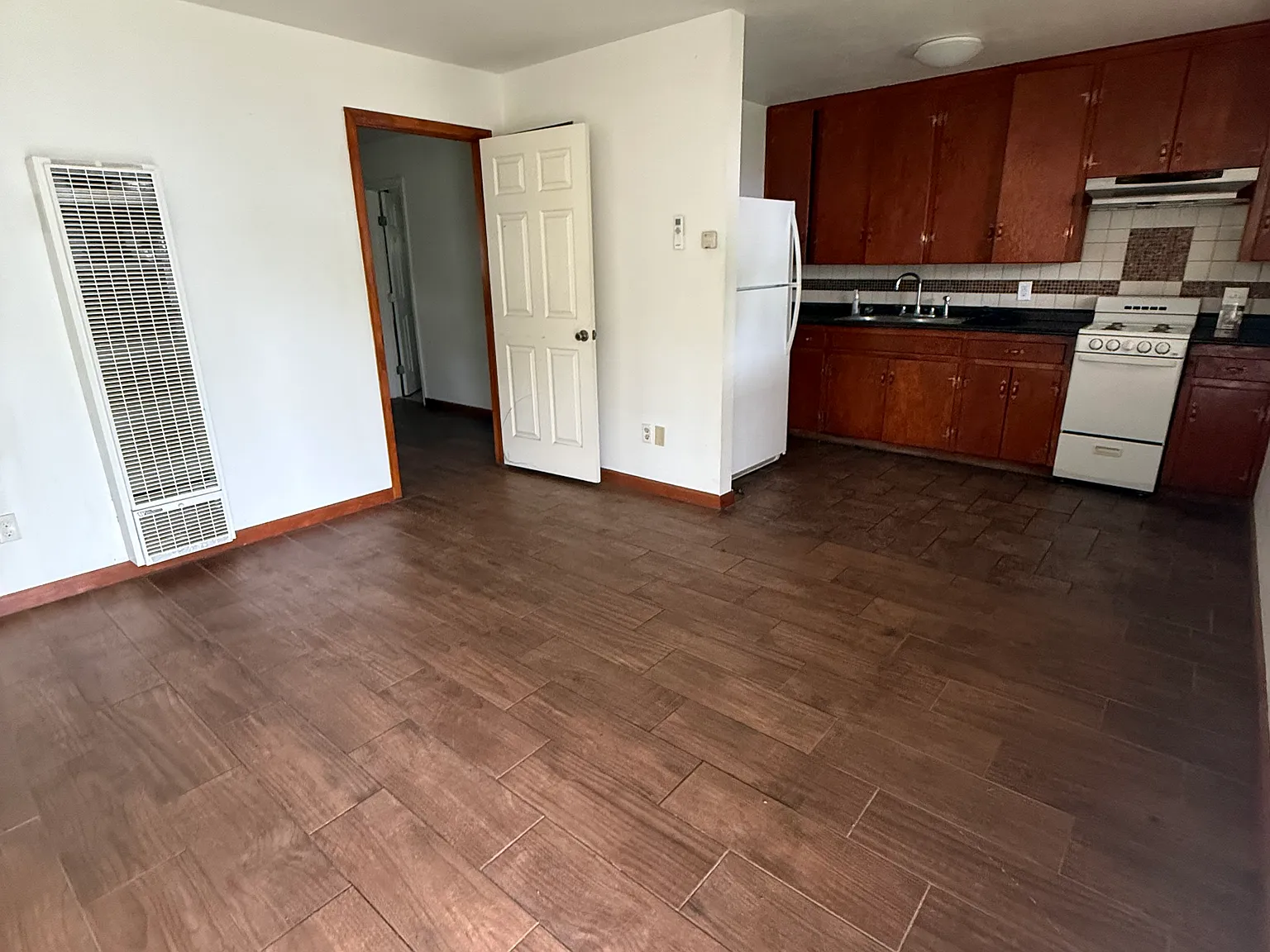 400 W Church Ave — Photo 2
