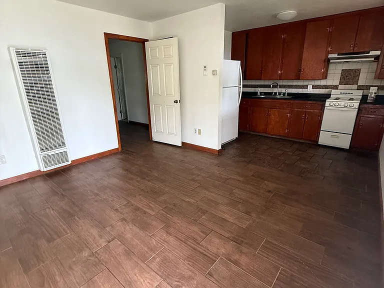 400 W Church Ave #C — Photo 2