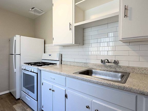 4th image of 2143 Franklin Ave APT 11