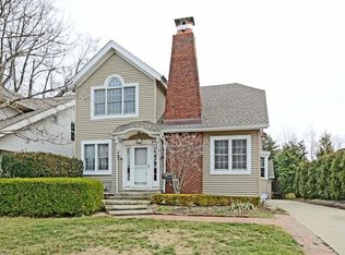 271 Buckingham Rd, Rocky River, OH 44116