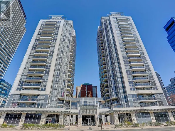 5791 Yonge St #2105, Toronto, ON M2M 0A8