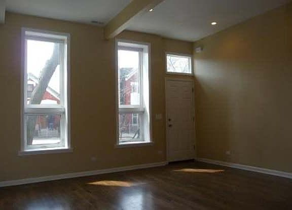 3rd image of 1838 W Superior St #P1