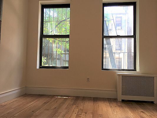 5th image of 256 E 10th St #3V