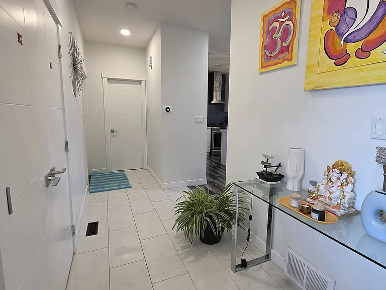 3055 Whitelaw Dr NW — Photo 2