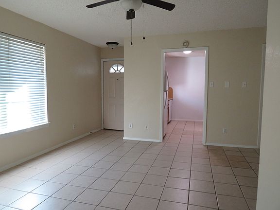 5th image of 2500 Bowling Green St APT A