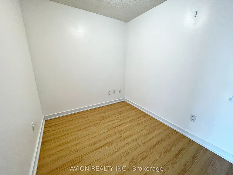 121 McMahon Dr #705 — Photo 9