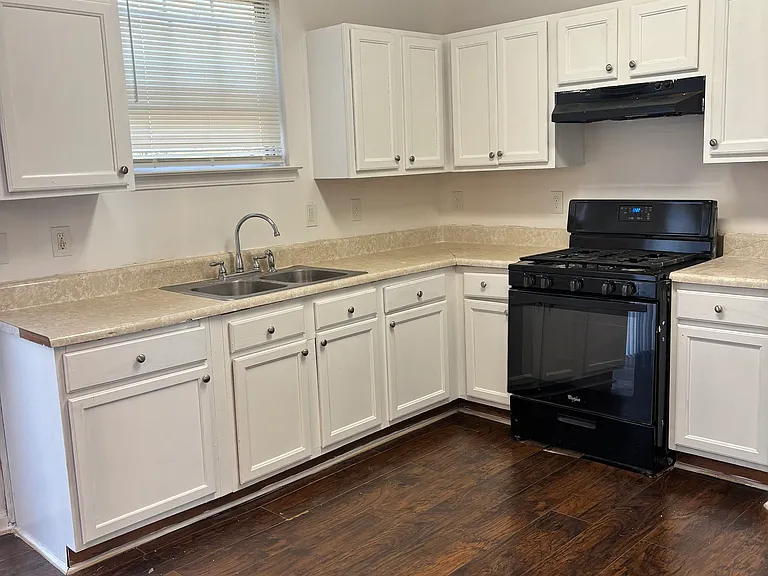 3859 Shenfield Dr — Photo 4