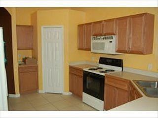 3rd image of 1054 Sedgewood Cir