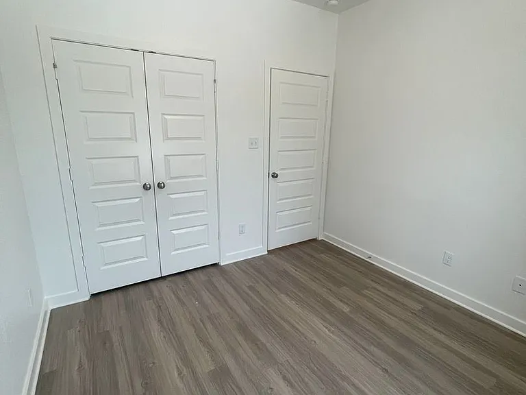 1612 W 5th St #1 — Photo 12