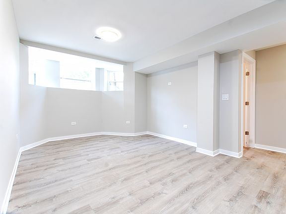 4th image of 1621 W Warren Blvd #1621G