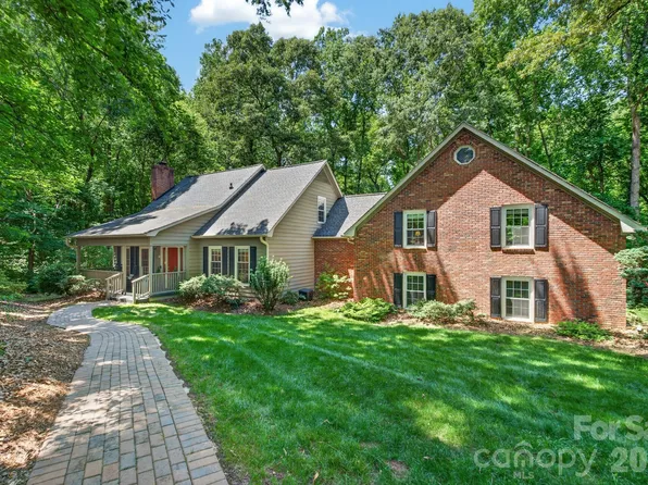 1712 Saddlewood Dr, Fort Mill, SC 29715